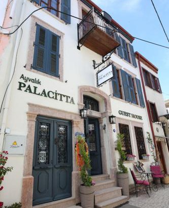 Ayvalik City Center Hotel | Experience Ayvalık Palacitta Guesthouse: Rated 10/10!