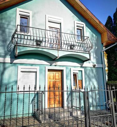 Hajduszoboszlo House | Book Azúr Vendégház: Family-Friendly & Rated 9.8/10