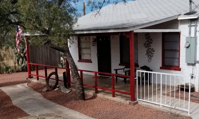 Palo Verde House | Pet-Friendly AZ Ranch House: Top-Rated Stay Near UofA