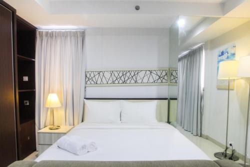 Cikarang Apartment | Cozy Azalea Suites Cikarang with Private Pool and Bathtub