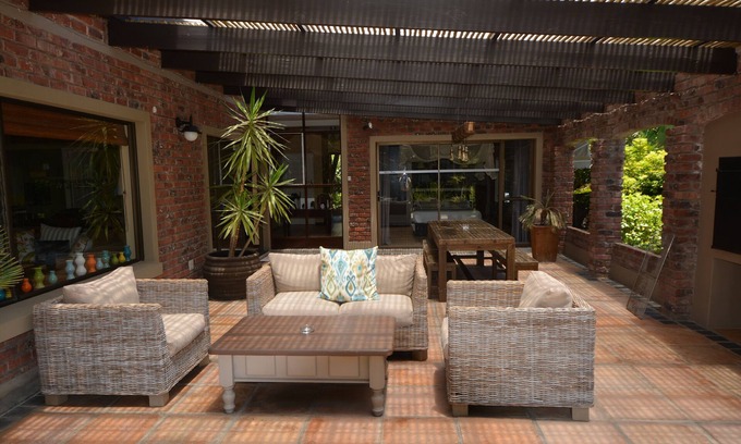 George House | Relax at Aziza Guesthouse: 4-Star Ocean View Retreat
