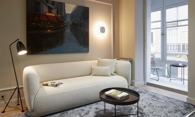 Old Town Apartment | Discover Azoka Suite by FeelFree Rentals - 4-Star Escape