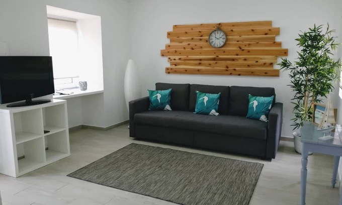 Horta Villa | Experience Oceanfront Bliss at Azores Clock House