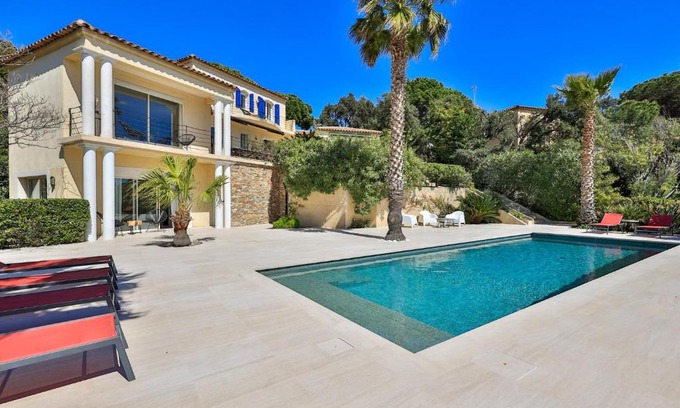 Plage de la Garonnette Villa | Experience AZUR: Breathtaking Sea Views & Heated Pool