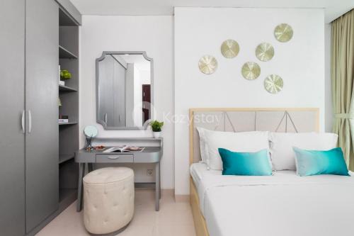 Tangerang Apartment | Discover Azura by Kozystay - Alam Sutera with Pool Access