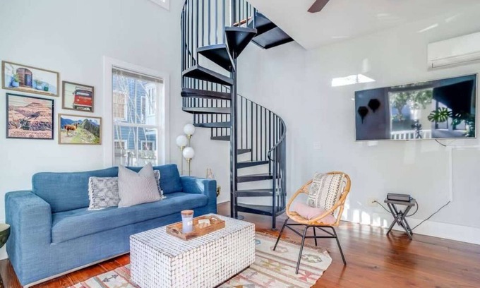 Downtown Charleston House | Unforgettable Stay at Charleston Carriage Home on King Street
