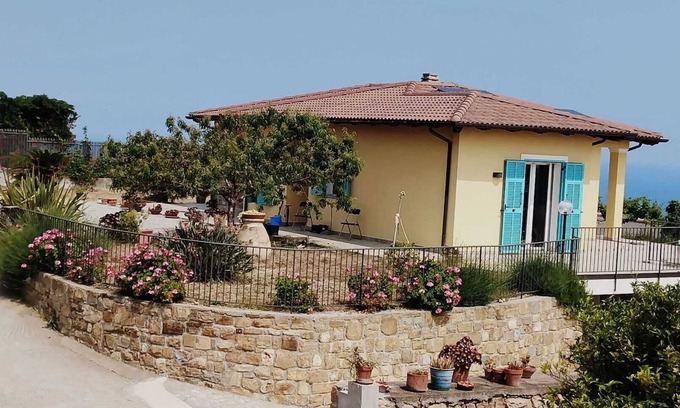 Bordighera Villa | Azure Zephyr