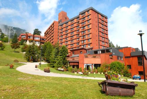 Les Karellis Resort | Enjoy Azureva Les Karellis with Inclusive Skipass Access