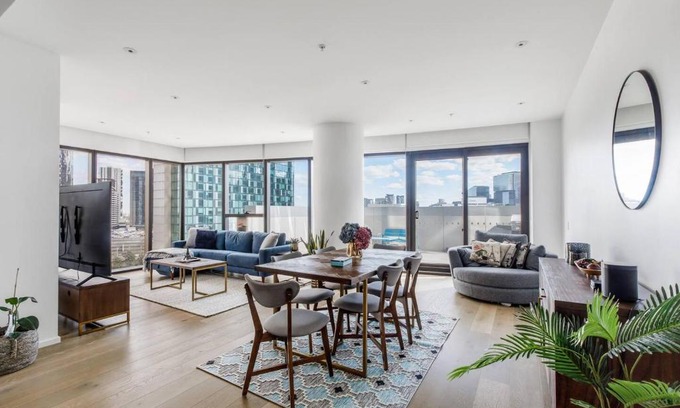 Southbank Apartment | Experience Nordic Elegance at Azurine Family Residence