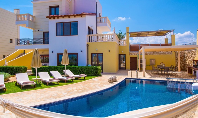 Skotino Villa | Relaxing Azzuro Villa by Estia with Private Pool & Breakfast