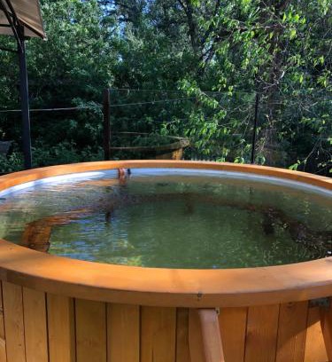 Tiszaug Apartment | Relaxing Stay at Bárka a Tiszához with Hot Tub Access