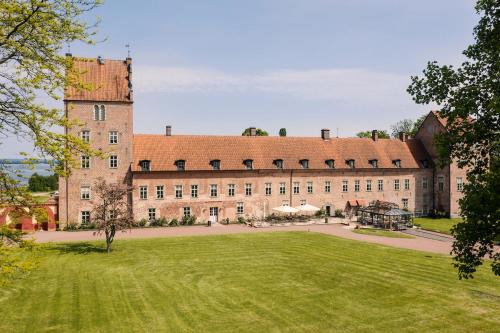 Fjalkinge Hotel | Experience Bäckaskog Slott: Ocean Views & Private Beach