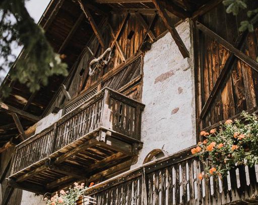 Schenna House | Oceanfront Getaway at Bäcksteinerhof with Gourmet Dining