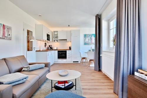 Timmendorfer Strand Apartment | Family-Friendly Bädervilla am Höppnerweg with High Ratings