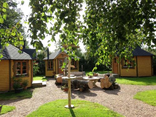 Helde Ski Chalet | Experience Bäverli Hills: Pet-Friendly Retreat Rated 9/10