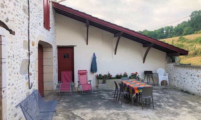 Castagnede House | Inviting Béarnaise House for Relaxing Holidays in Salies