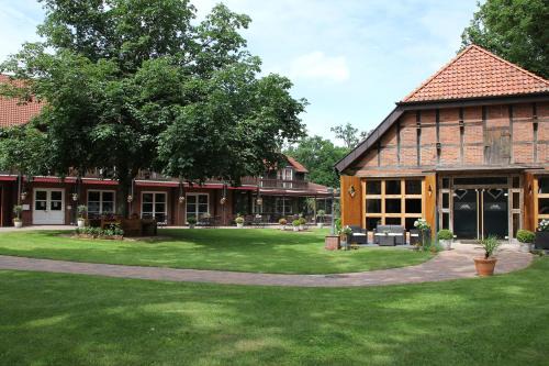 Wietze Hotel | Discover Büchtmannshof: Pet-Friendly Retreat with Family Perks