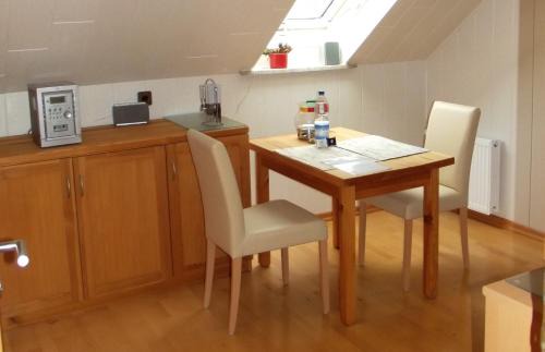 Buches Apartment | Büdingen-Ferienwohnung Bausch: Guest Rated 8.7 with Breakfast
