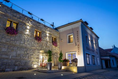 Szentendrei Hotel | Relax at Bükkös Hotel & Spa with Oceanfront Views