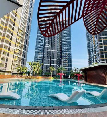 District 9 Apartment | Discover Bống Homestay: Poolside Retreat with High Ratings