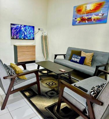 Sipitang House | Family-Friendly B-08 Suhana HomeStay in Sipitang