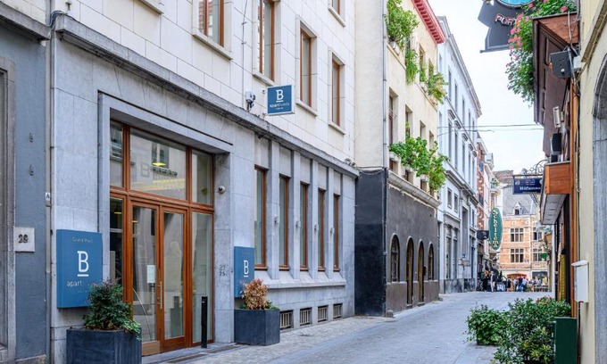 Ilot Sacre Apartment | Pet-Friendly Comfort at B-aparthotel Grand Place