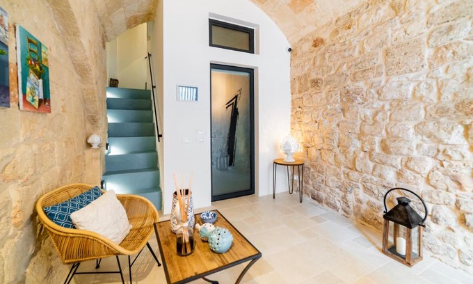 Centro Storico Bed & Breakfast | Exceptional Stay at B&B A C-Caste - 4 Star, Rated 10/10