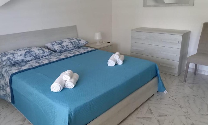 Eboli Bed & Breakfast | Delightful B&B A Casa di Anto with Hot Tub & Breakfast