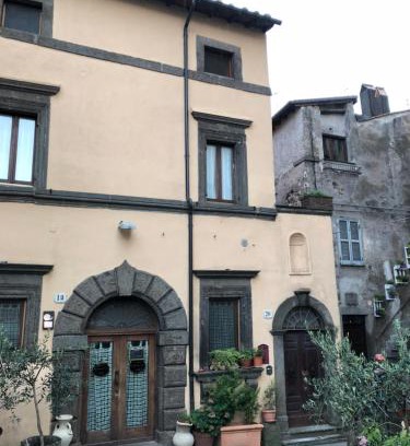 Vignanello Bed & Breakfast | Charming B&B Steps from the Castle with Breakfast Included