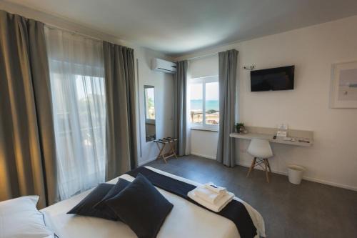 Gela Bed & Breakfast | Cozy B&B Steps from the Beach with Ocean Views
