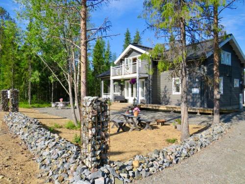 Akaslompolo Bed & Breakfast | Pet-Friendly B&B Adventures with Hot Tub & Restaurant