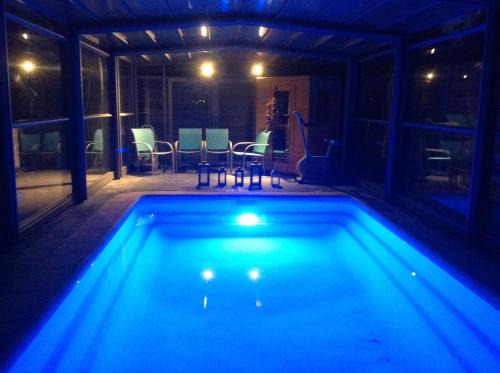 Vlissegem Bed & Breakfast | Discover B&B Agnes: Oceanfront Retreat with Hot Tub & Pool