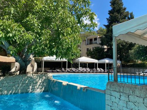 Vizzini House | Relax at A Cunziria: Oceanfront, Pet-Friendly Retreat