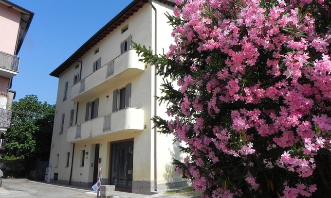 Ponte San Giovanni House | Cozy B&B Al Ponte Vecchio with Breakfast for Families