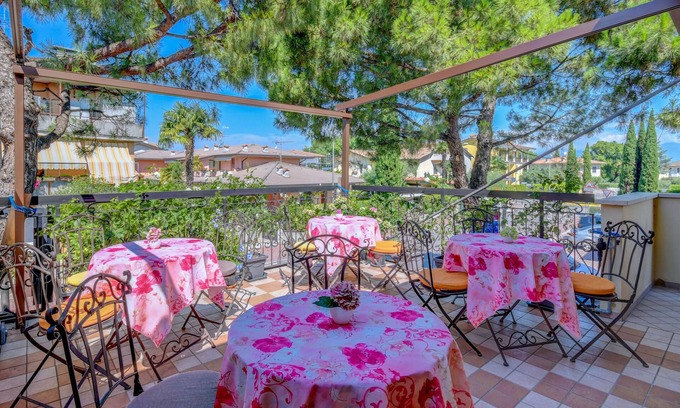 Lugana Bed & Breakfast | Discover B&B America: Family-Friendly & Wheelchair Accessible