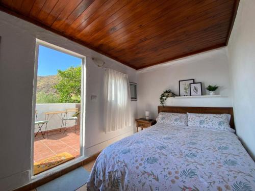 Agaete Bed & Breakfast | Pet-Friendly El Charco Azul with Oceanfront Dining