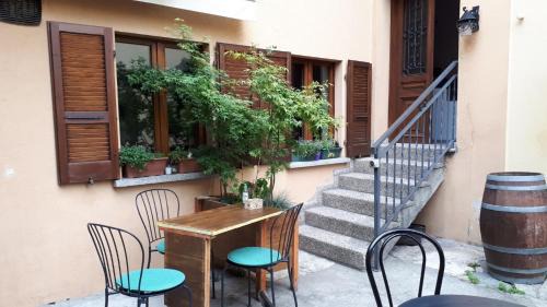 Castel San Pietro Apartment | Pet-Friendly B&B Appartamenti Chez Patty: Guest Rated 9.2