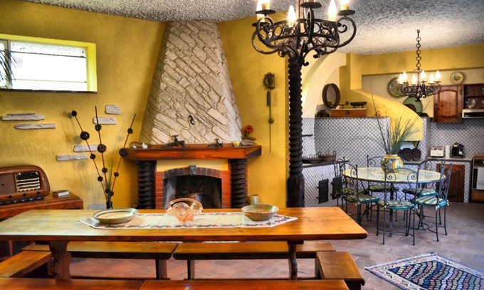 Zafferana Etnea Bed & Breakfast | Inviting B&B Aria Dell' Etna: Guest Rated 9/10 with Breakfast