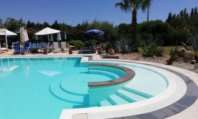Ognina House | Pet-Friendly B&B Asparano Anita with Pool & Hot Tub