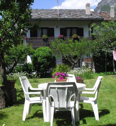 Saint-Vincent Bed & Breakfast | Cozy B&B Au Petit Bonheur - Rated 9/10, Child-Friendly Stay