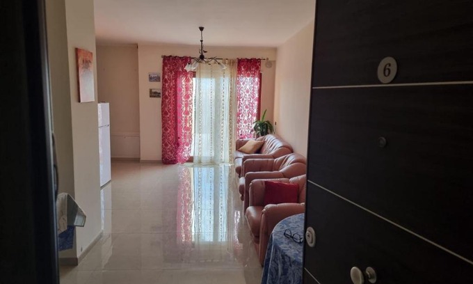 Padula Bed & Breakfast | Cozy B&B Azzurro: Pet-Friendly with Breakfast & Hot Tub