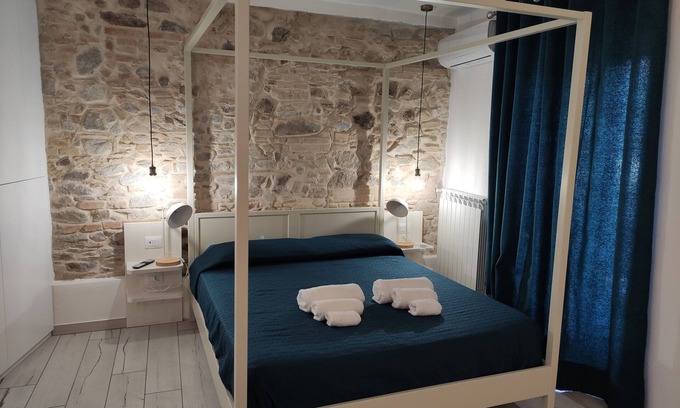 Badolato Apartment | Explore B & B Badolato Gallery: Art by the Seaside