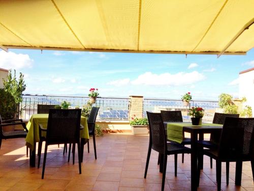Valguarnera Caropepe Bed & Breakfast | Family-Friendly B&B Bella Vista with Wheelchair Access