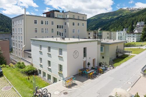 Meierhof Bed & Breakfast | Inviting B&B Bellagio Davos with Breakfast & Restaurant