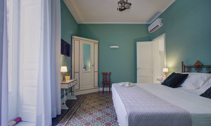 Borgo-Sanzio Bed & Breakfast | Elegant B&B Bellini Palace - Breakfast & Family Friendly