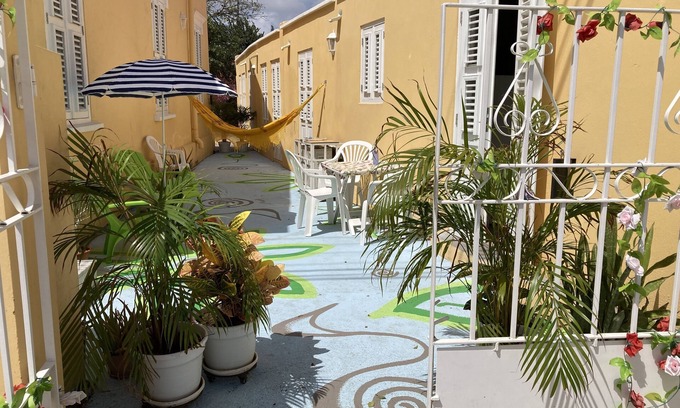 Koralengebied Apartment | Discover B&B Belvédère - Historic Gem with Ocean Views
