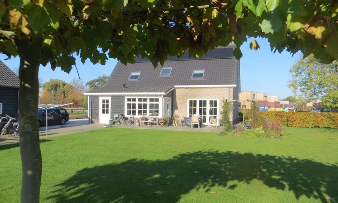 Kapelle Bed & Breakfast | Oceanfront B&B Biesehof with Breakfast & Family-Friendly Vibes