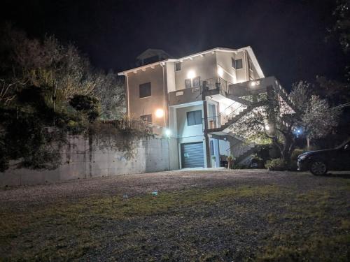Frascinelle Bed & Breakfast | Discover Comfort at B&B Binario Nove e Tre Quarti