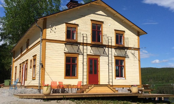 Bjartra Bed & Breakfast | Guest Rated B&B Bjärtrå: Pet-Friendly Retreat with Hot Tub