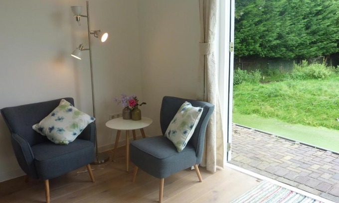 Amsterdam North Bed & Breakfast | Discover B&B Bloom: Pet-Friendly Stay with Breakfast & Dining